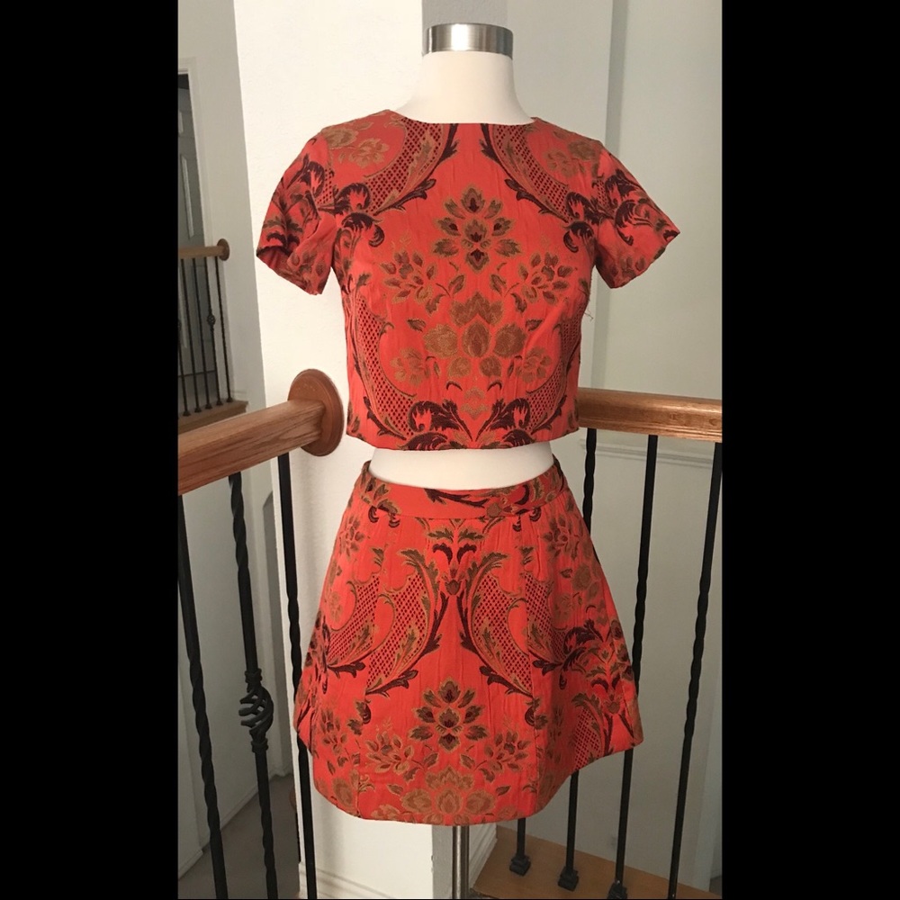 Alice + Olivia Loran Jacquard 2 Piece Skirt Set